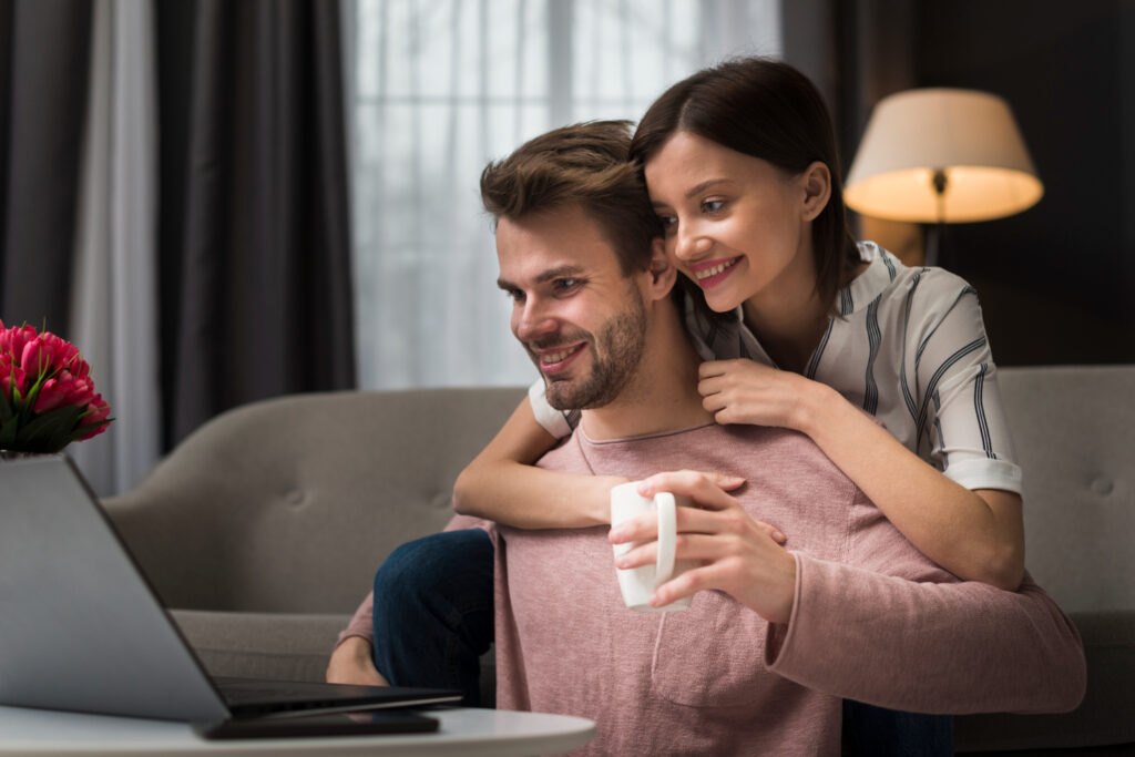 ¿La rutina ha apagado tu relación? Descubre por qué el deseo sexual no se pierde, sino que se descuida, y cómo reactivar la intimidad con sex coaching.
